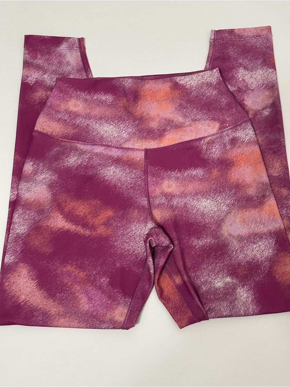 The Nike One Dri-FIT Women's Tie Dye Ankle Leggings S - Picture 2 of 5